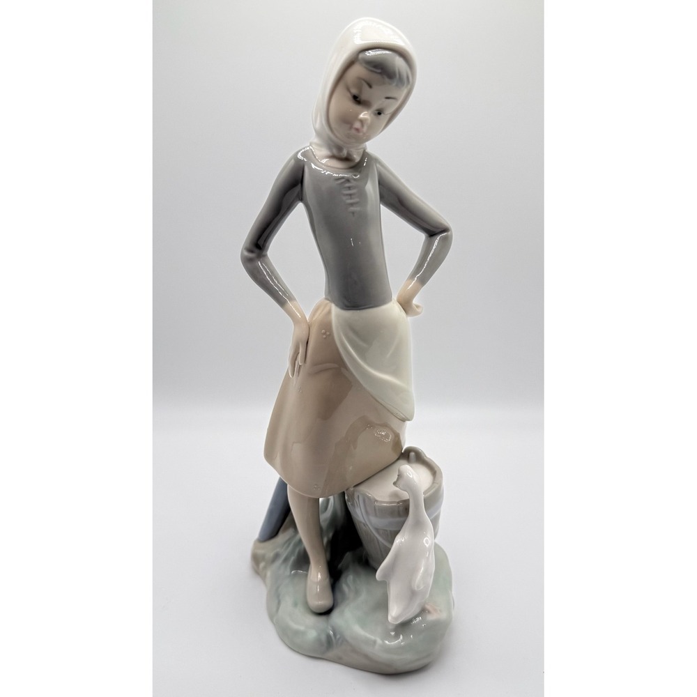 Vintage‎ 1977 Lladro Handmade Porcelain Girl w Milk Pail & Goose Spain